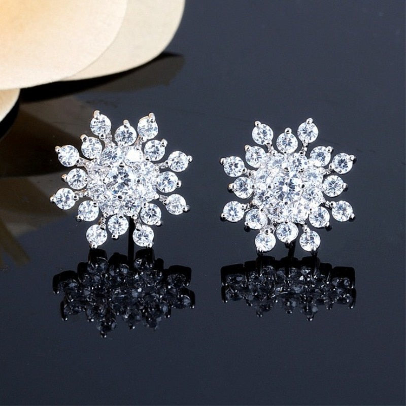 New Fashion Ladies Crystal Snow Flake Earing Bijoux Splinter Stud Earrings For Women